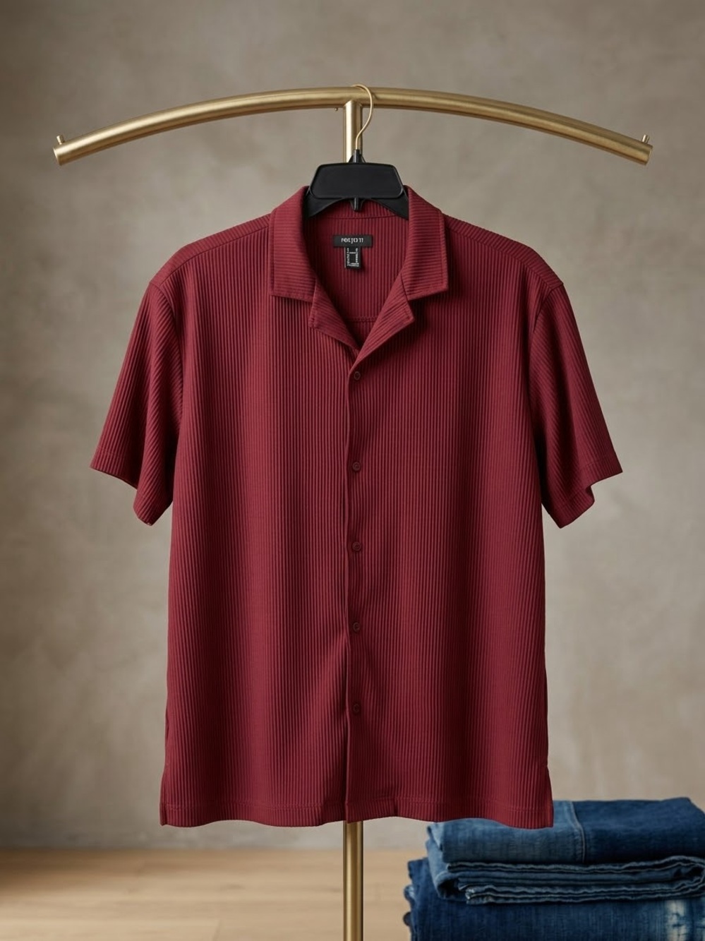 Forever 21 Men's Short-Sleeve Button-Down Shirt in Burgundy